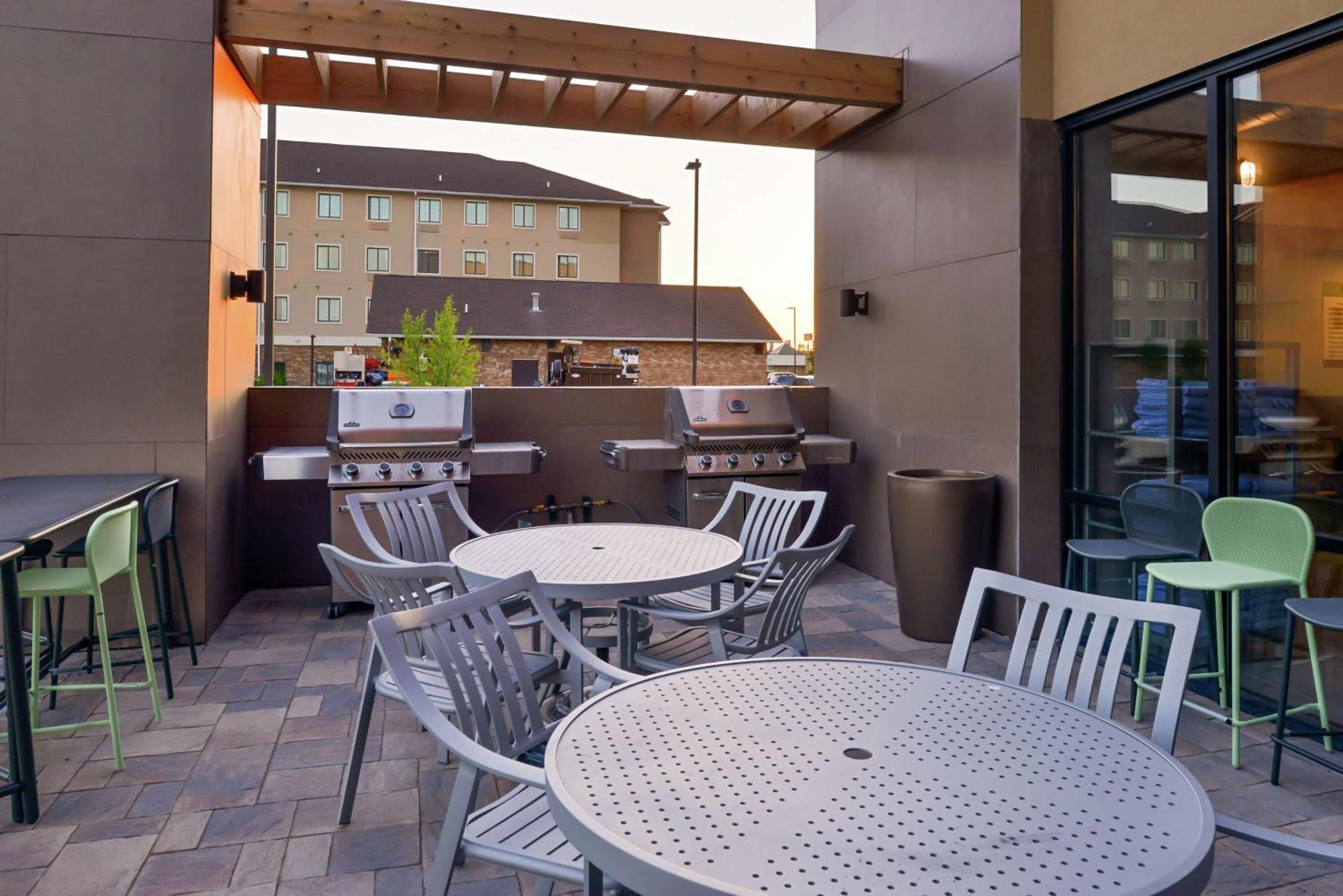 Home2 Suites By Hilton Мерилвил Екстериор снимка